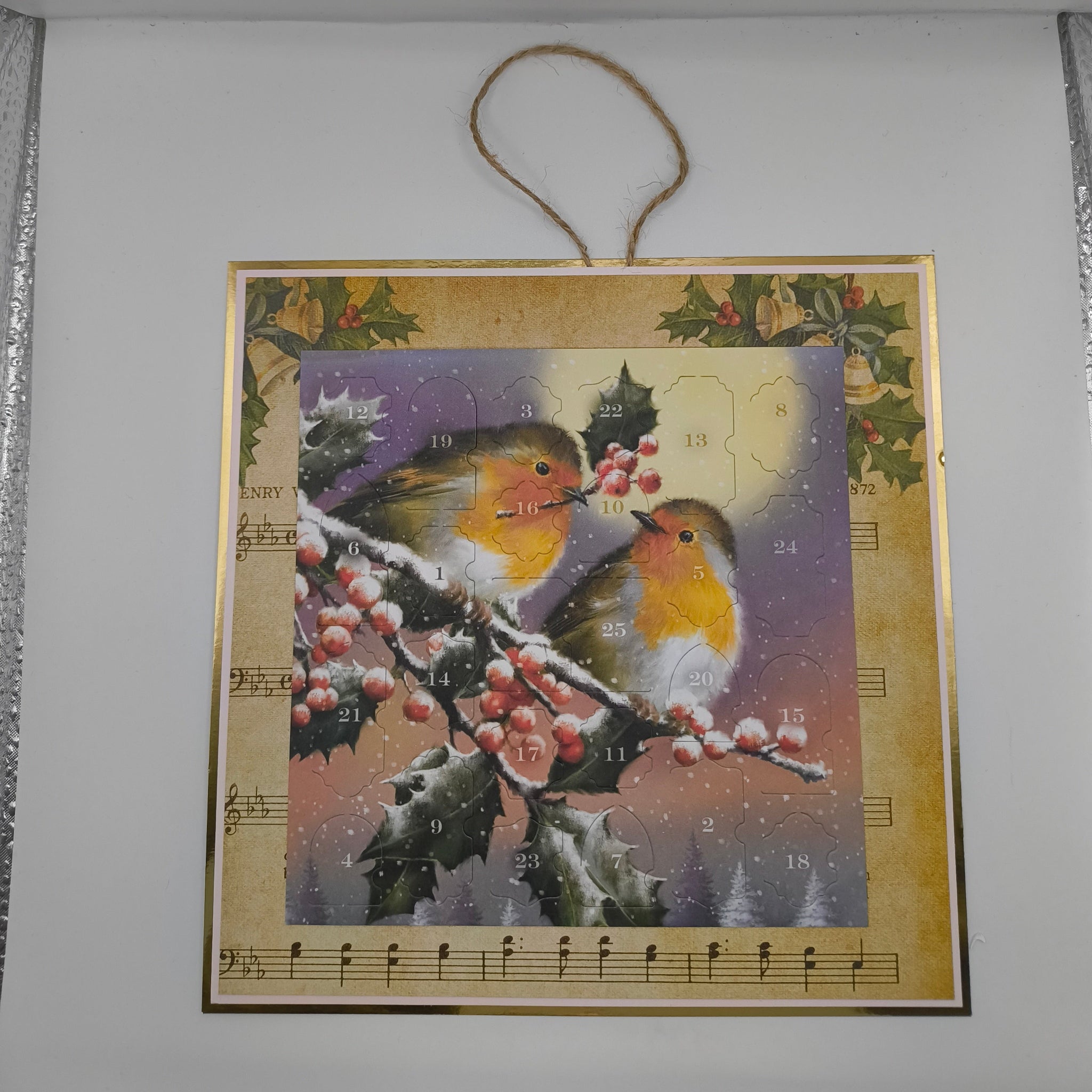 Robin Advent Calendar - Vintage Christmas Countdown with Holly & Berries